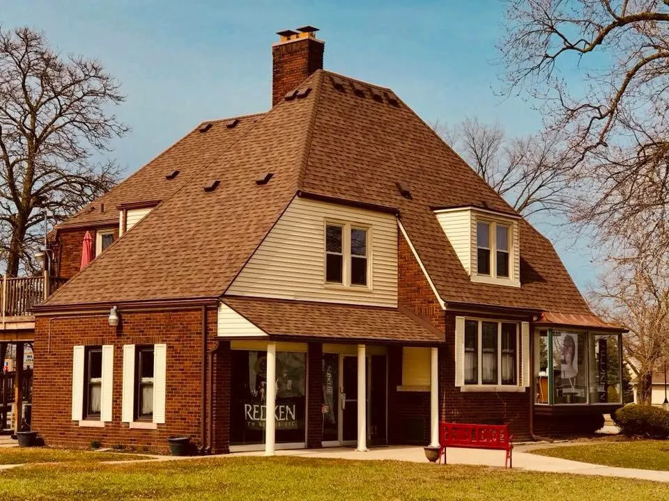 Slide of Bendelow Building