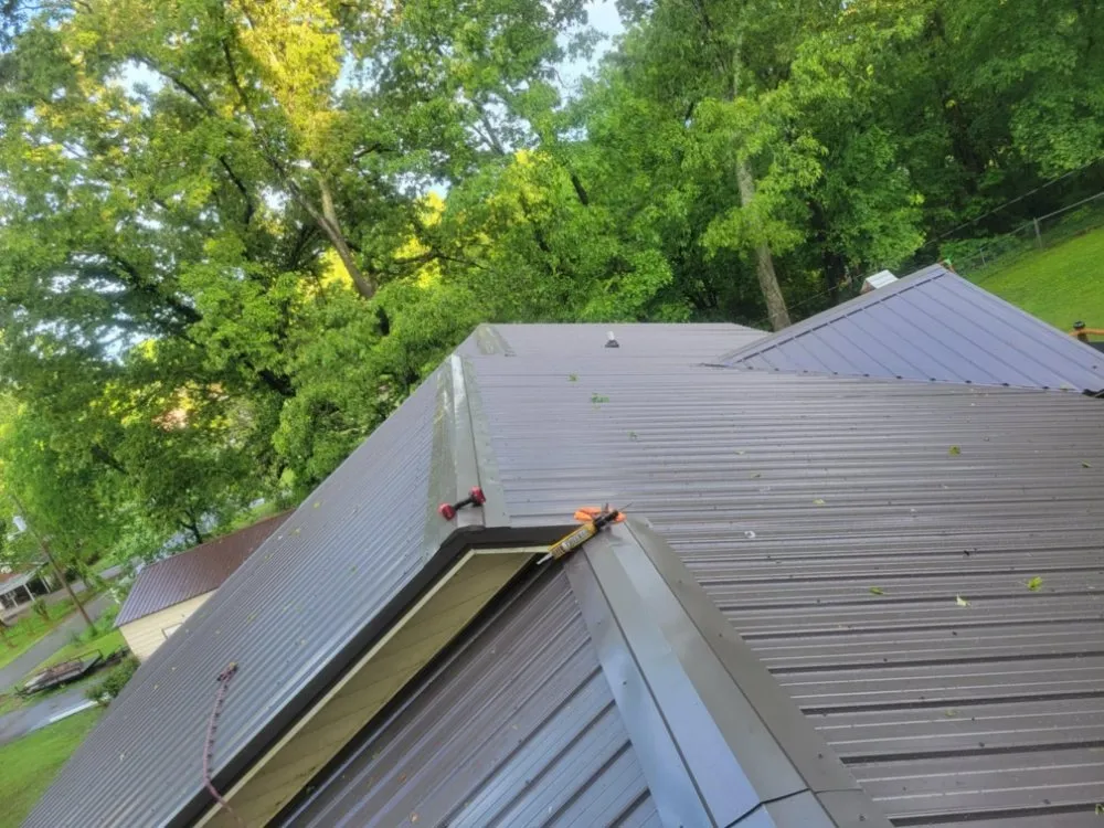 Slide of Benitez Roofing