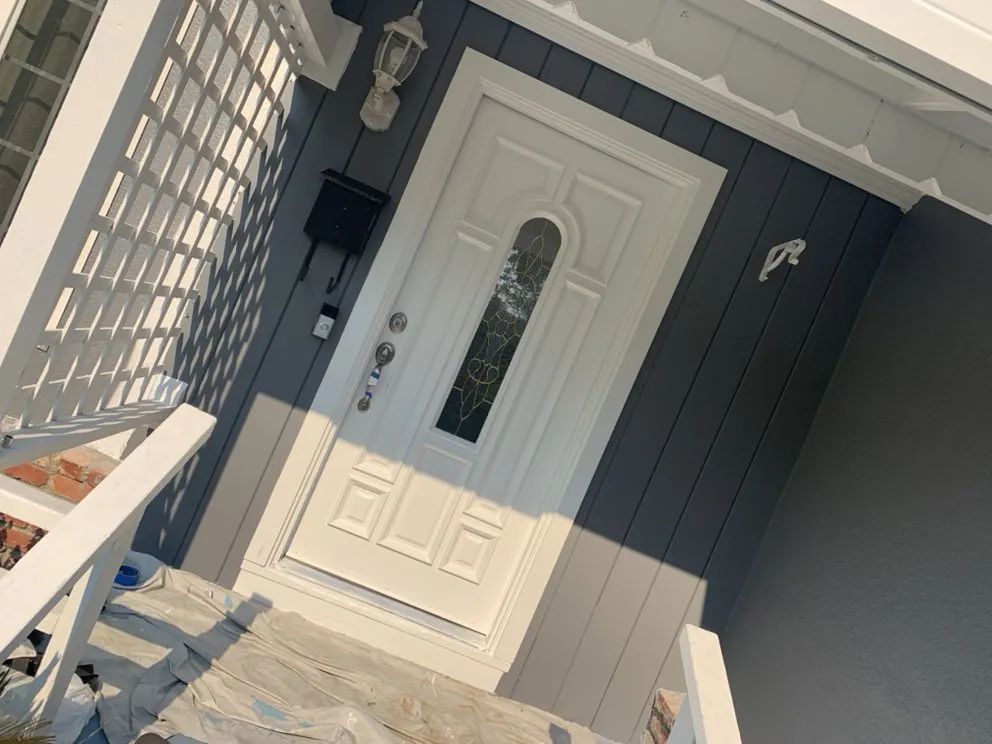 Slide of Benny Morales Roofing & Painting