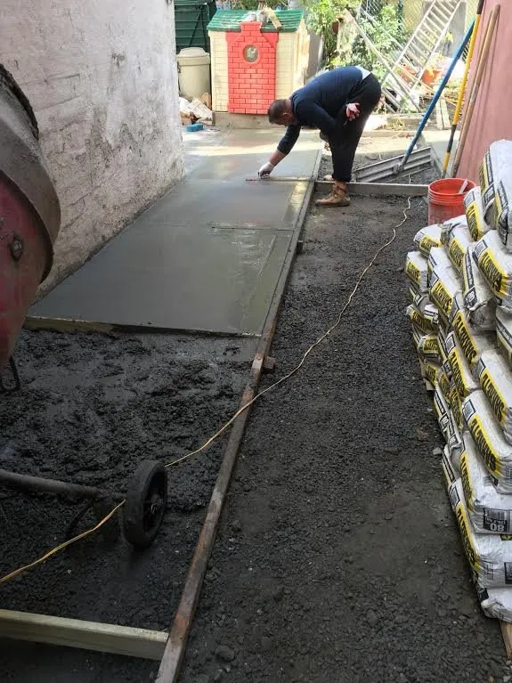 Slide of Benny's Contracting