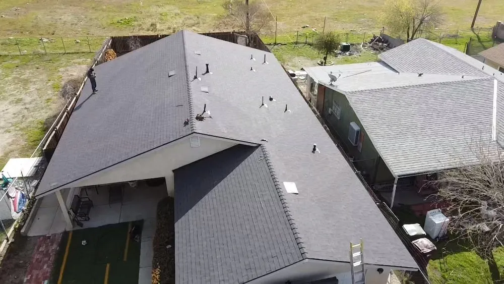 Slide of Bermúdez Rainbow Roofing