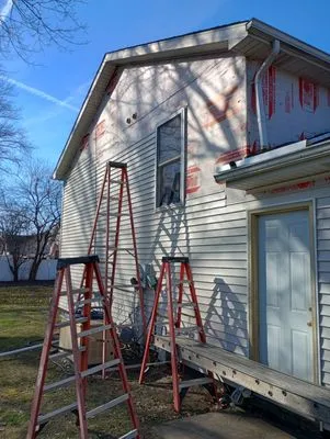 Bernie's Home Improvement Logo