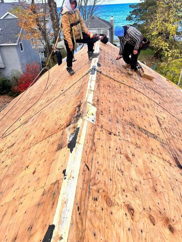 Slide of Besroi Roofing & Siding