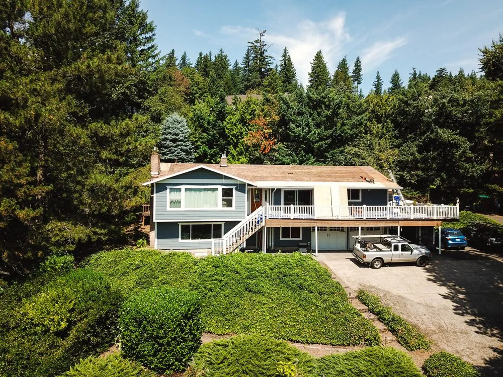 Slide of Best Coast Roofing