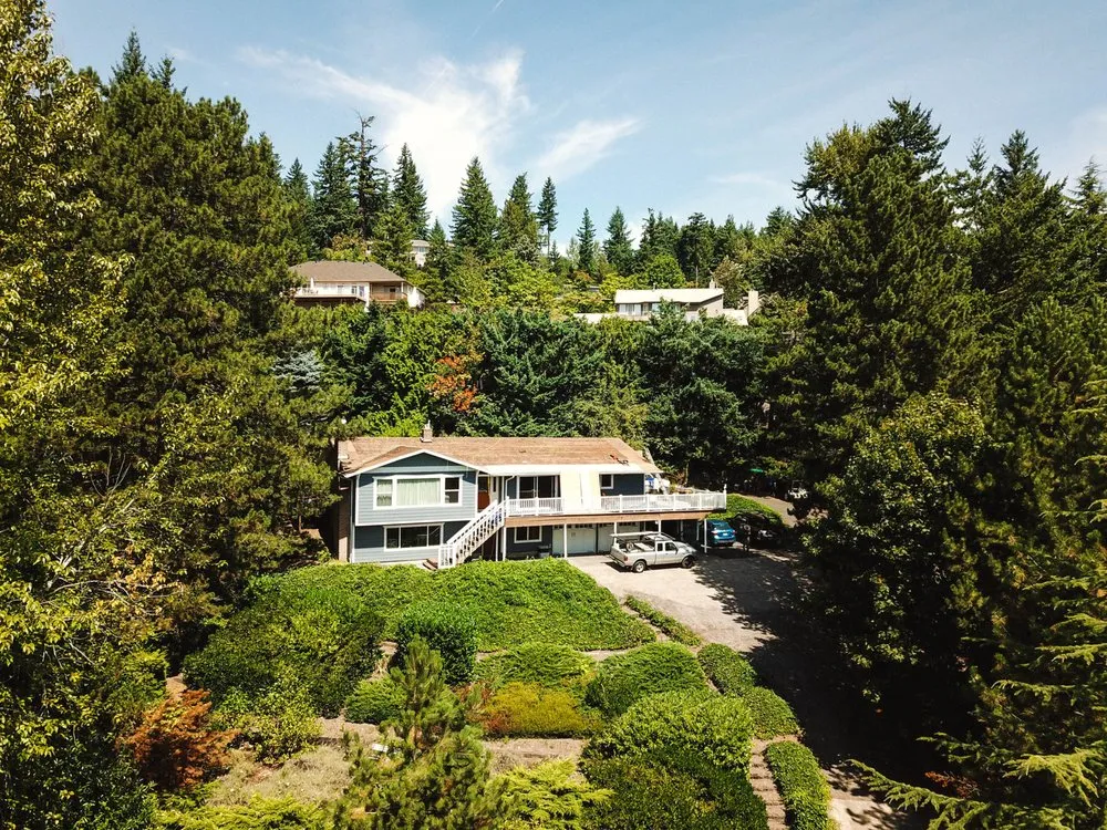 Slide of Best Coast Roofing