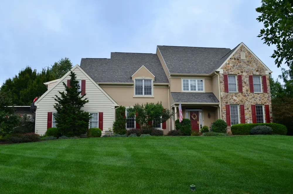 Emergency roof leak repair with free inspection in Gordonville, PA by Best Contracting