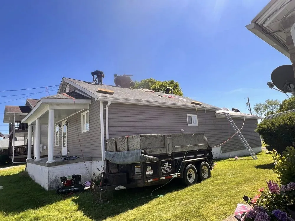 Local residential roofing service experts serving North Versailles Township, PA - Best General construction