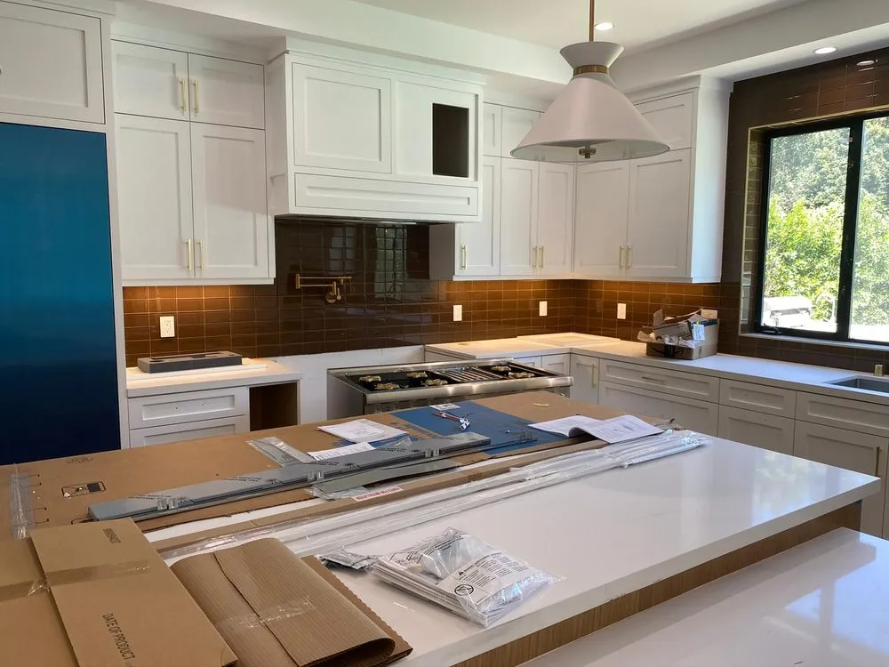 Emergency residential roofing service in Encino, CA - Best Home Projects