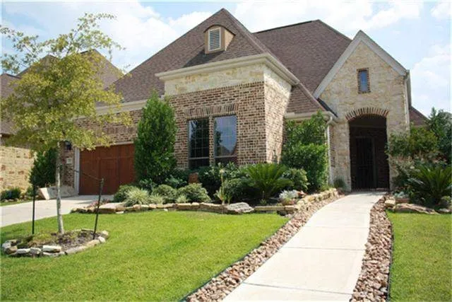 Slide of Best Roofing & Siding