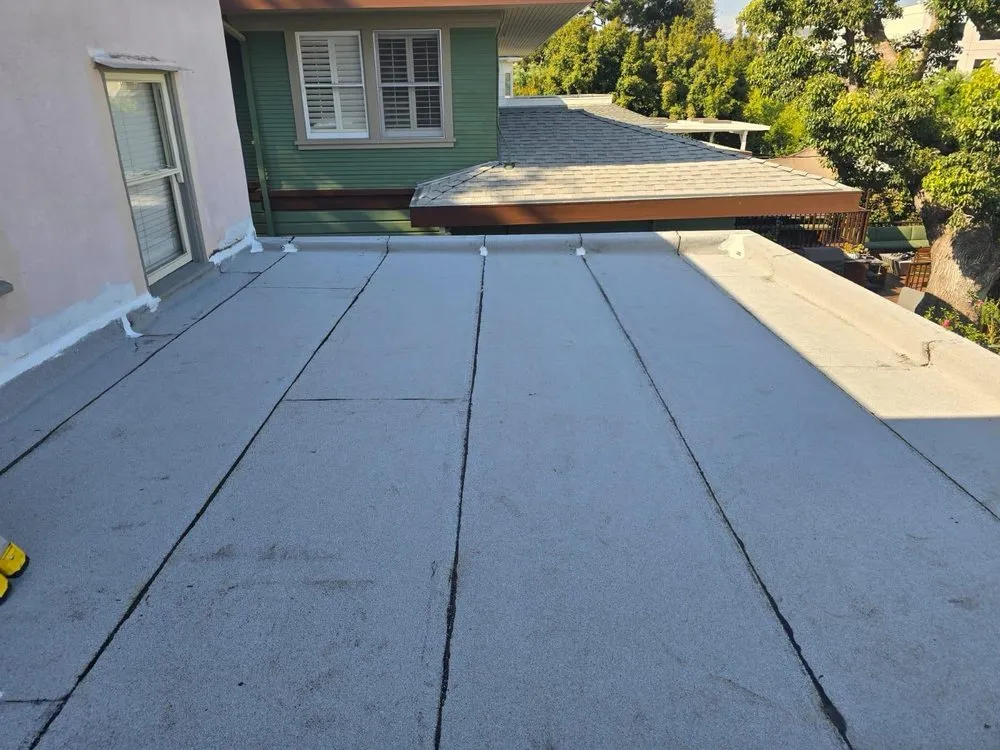 Trusted shingle roofing service experts serving Tarzana, CA - Best Roofing Solution