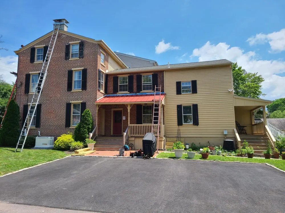 Emergency residential roofing service experts serving Lafayette Hill, PA - BHC Roofing