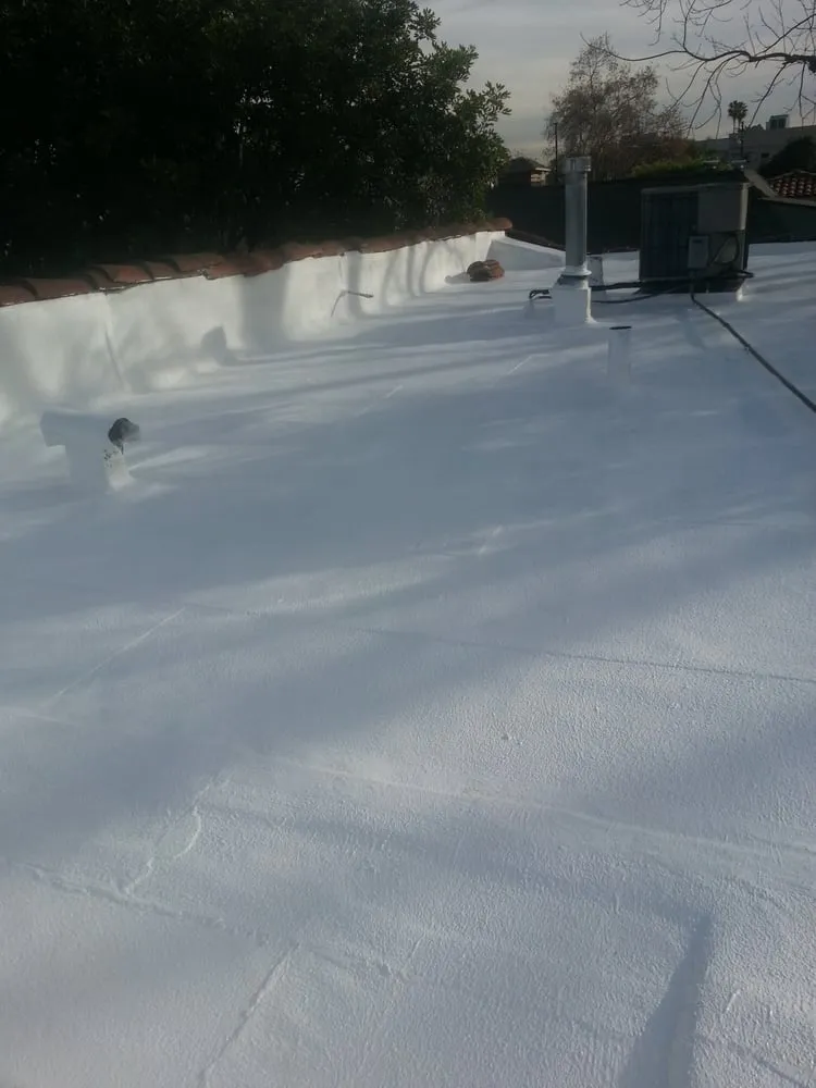 Slide of B&I Roofing