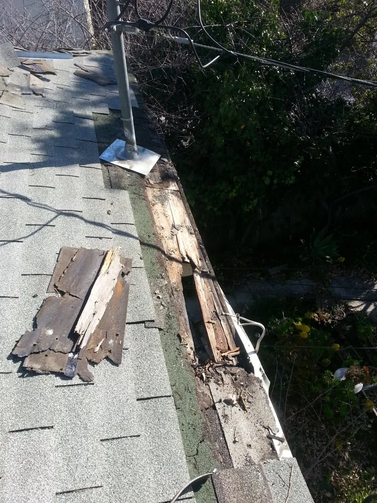 Slide of B&I Roofing