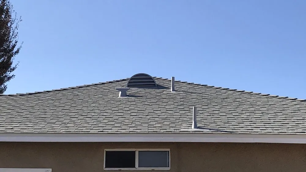 Slide of B&I Roofing