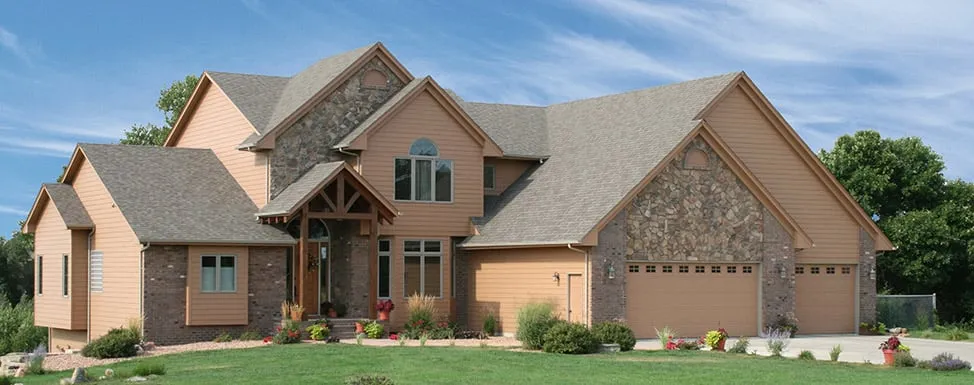 Emergency shingle roofing service experts serving Colgate, WI - Big Fish Contracting