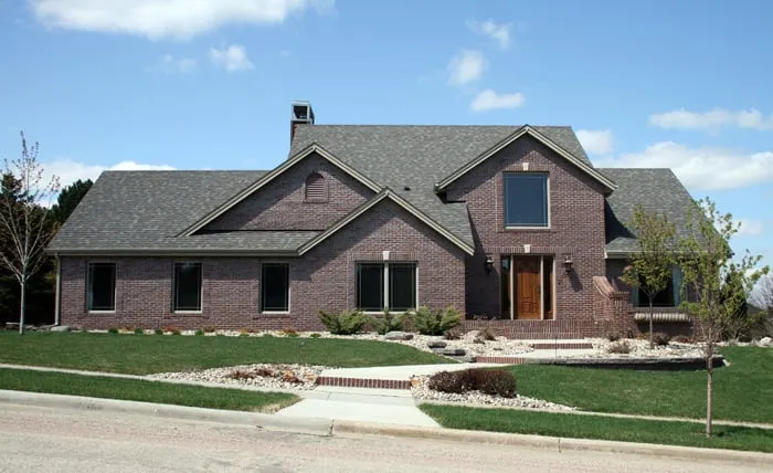 Emergency shingle roofing service experts serving Colgate, WI - Big Fish Contracting