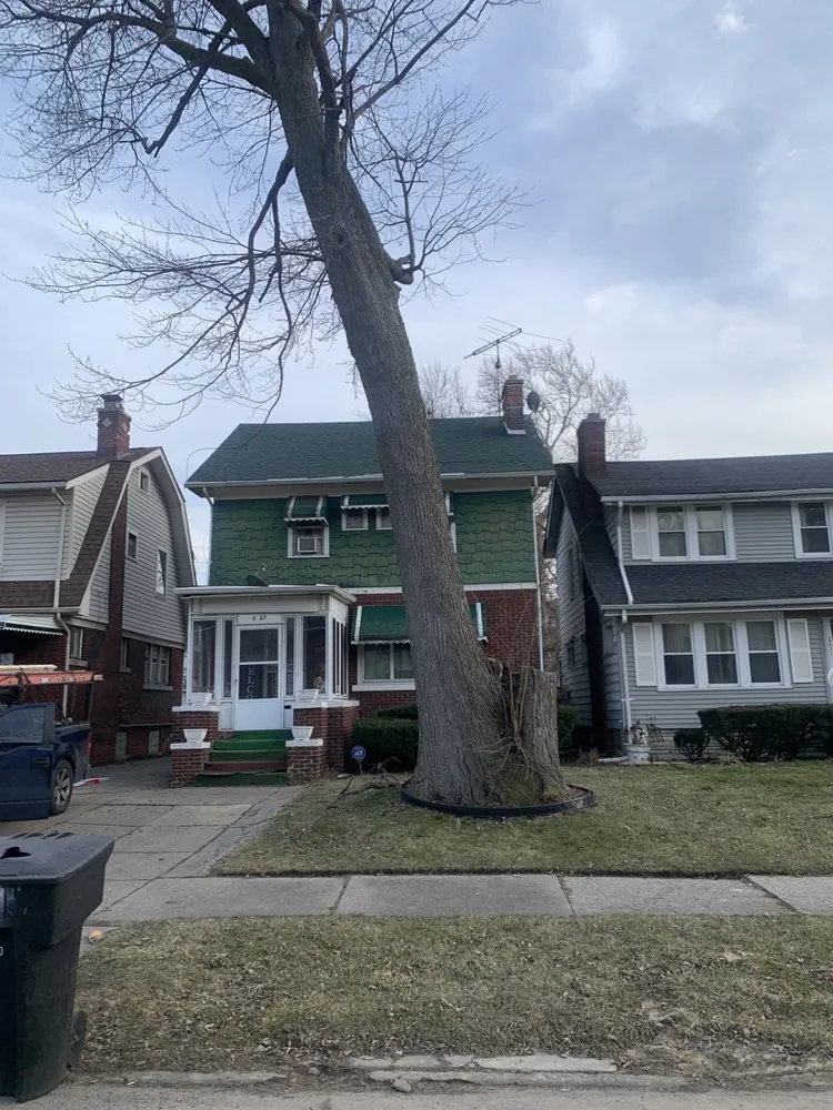 Slide of Big Glenn Roofing & Gutters