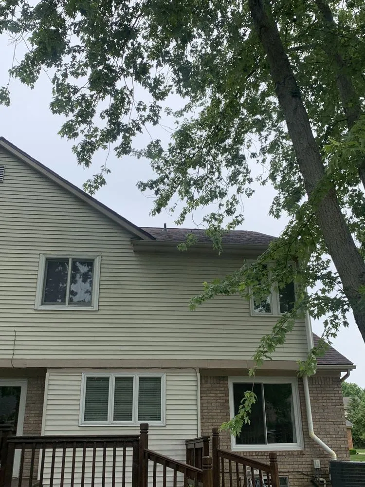 Slide of Big Glenn Roofing & Gutters