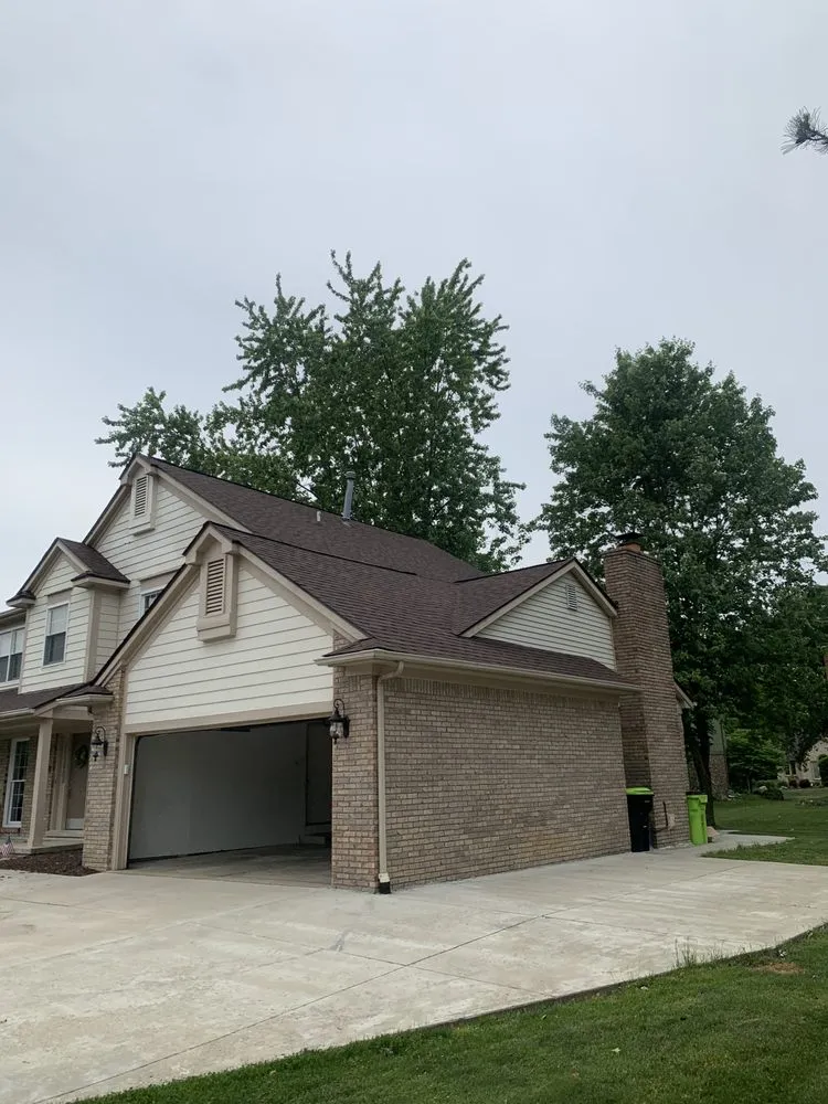 Slide of Big Glenn Roofing & Gutters