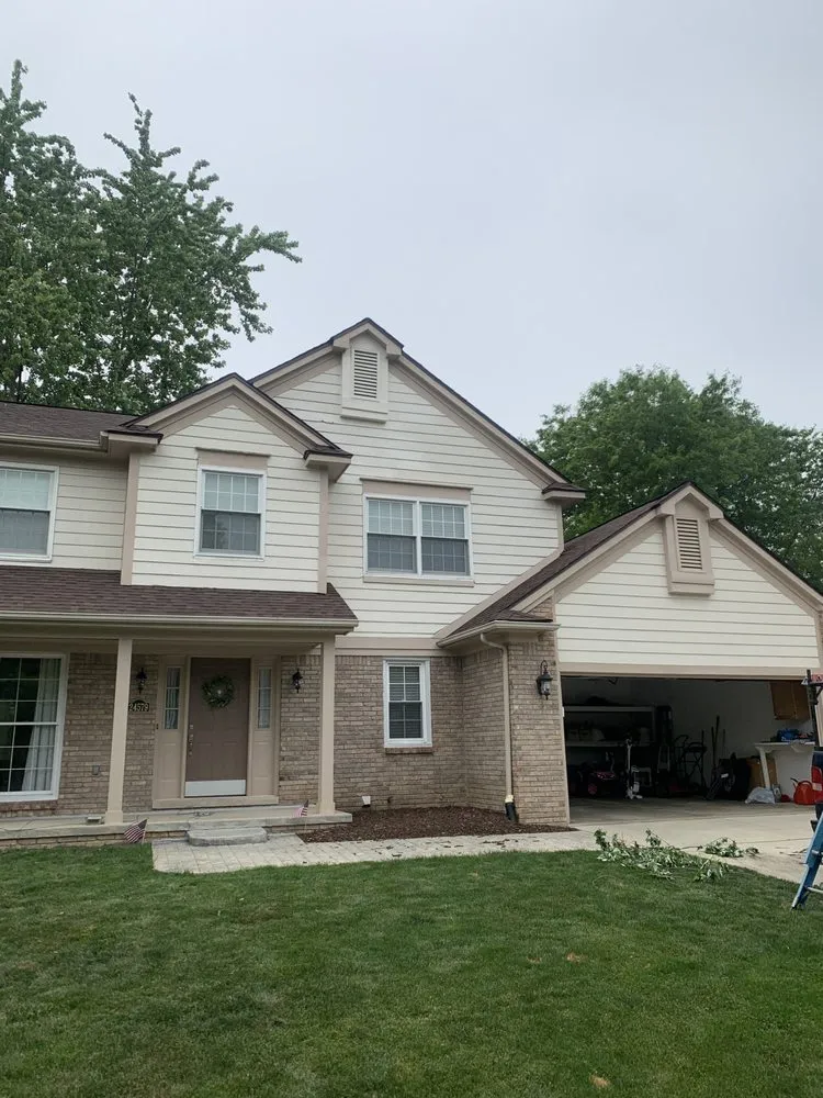 Slide of Big Glenn Roofing & Gutters