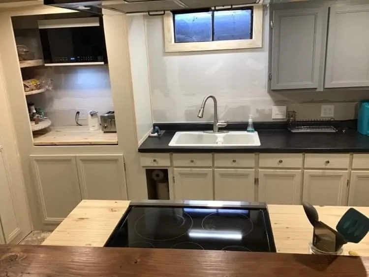 Slide of Big Head Builders