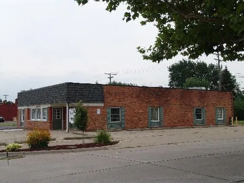 Slide of Big Ikes Roofing