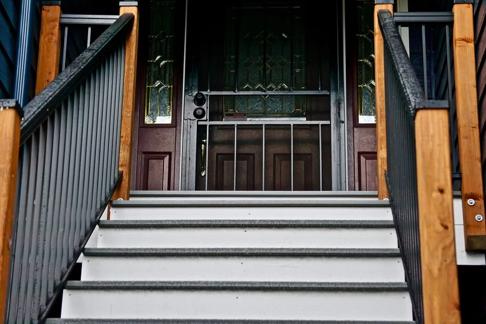 Slide of Bigfoot Decking & Services