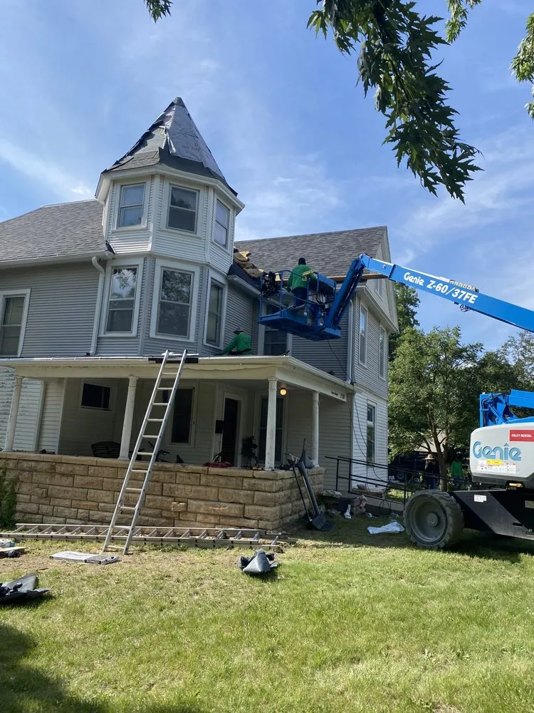 Slide of Bill's Roofing