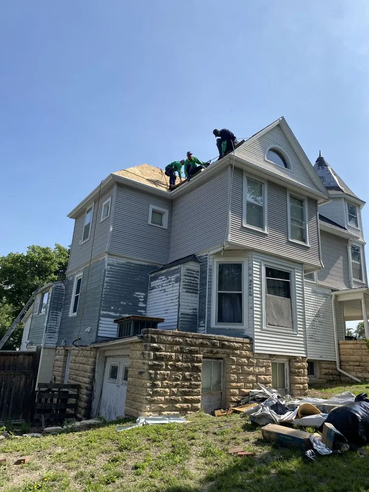 Slide of Bill's Roofing