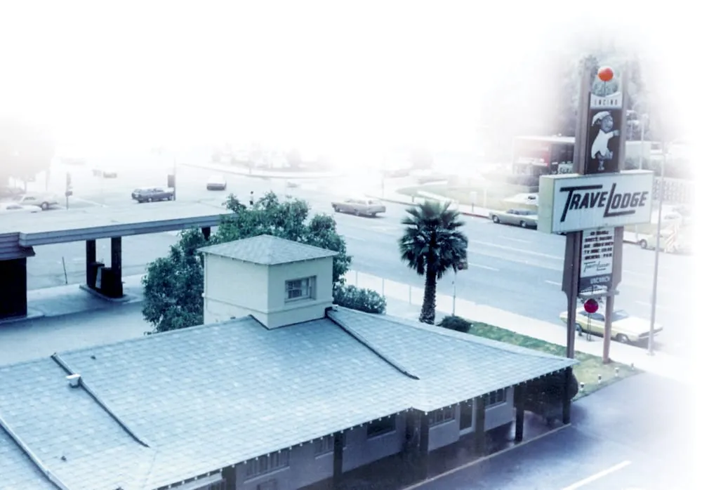 Slide of Bilt-Well Roofing