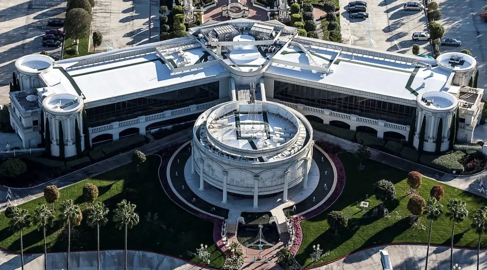 Slide of Bilt-Well Roofing