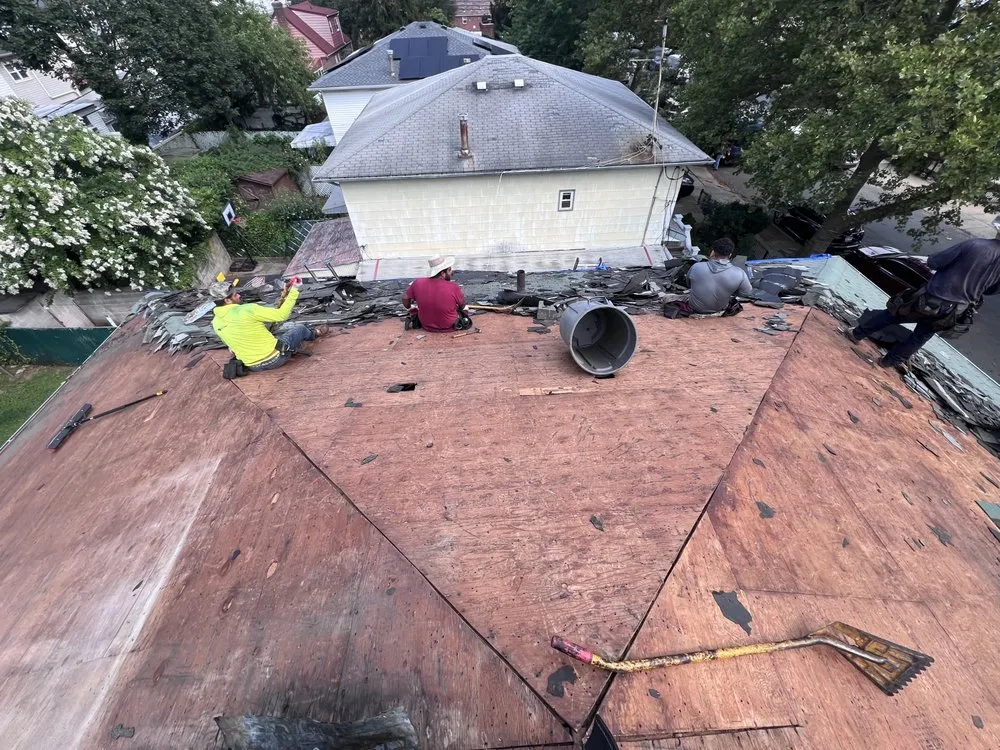 Professional roof repair experts serving Forest Hill, NY - Bird Construction