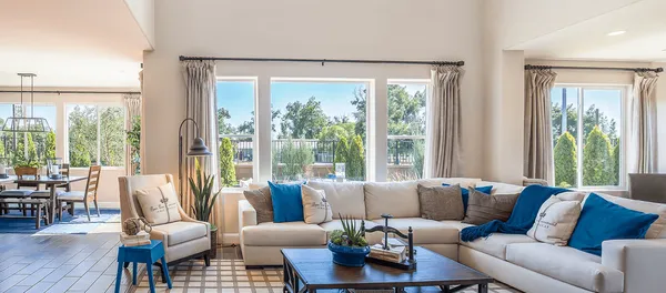 Bizzy Bee Builders Logo