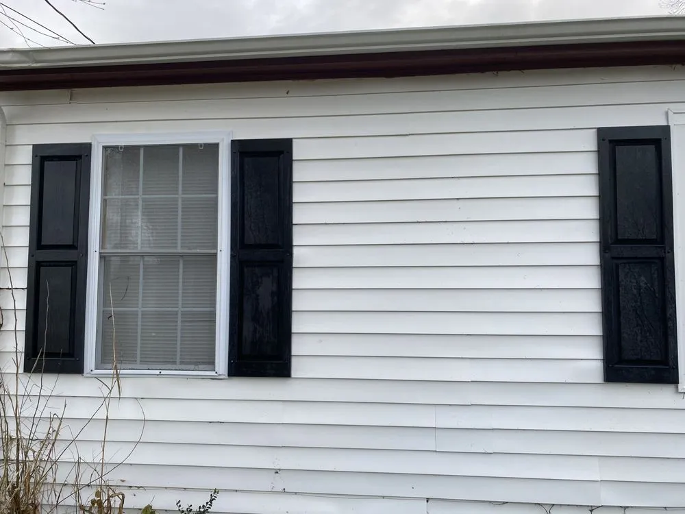 Slide of Black and White Soft Wash