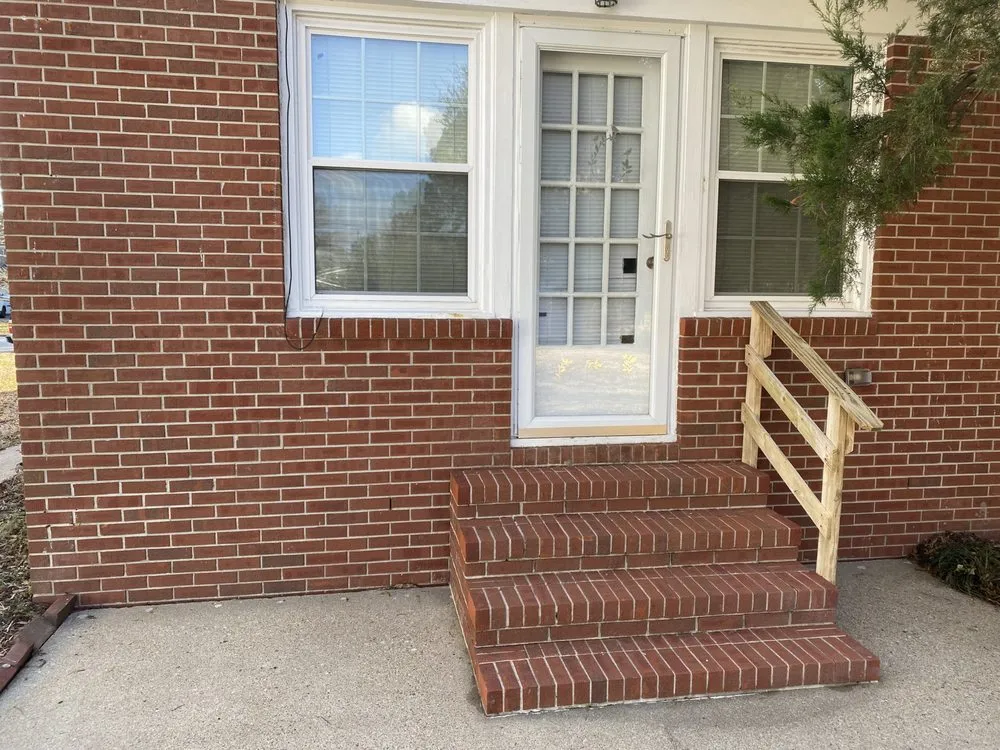 Slide of Black and White Soft Wash