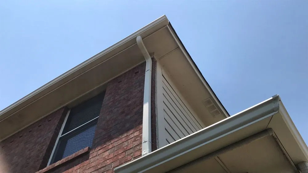 Slide of Black Diamond Seamless Gutter