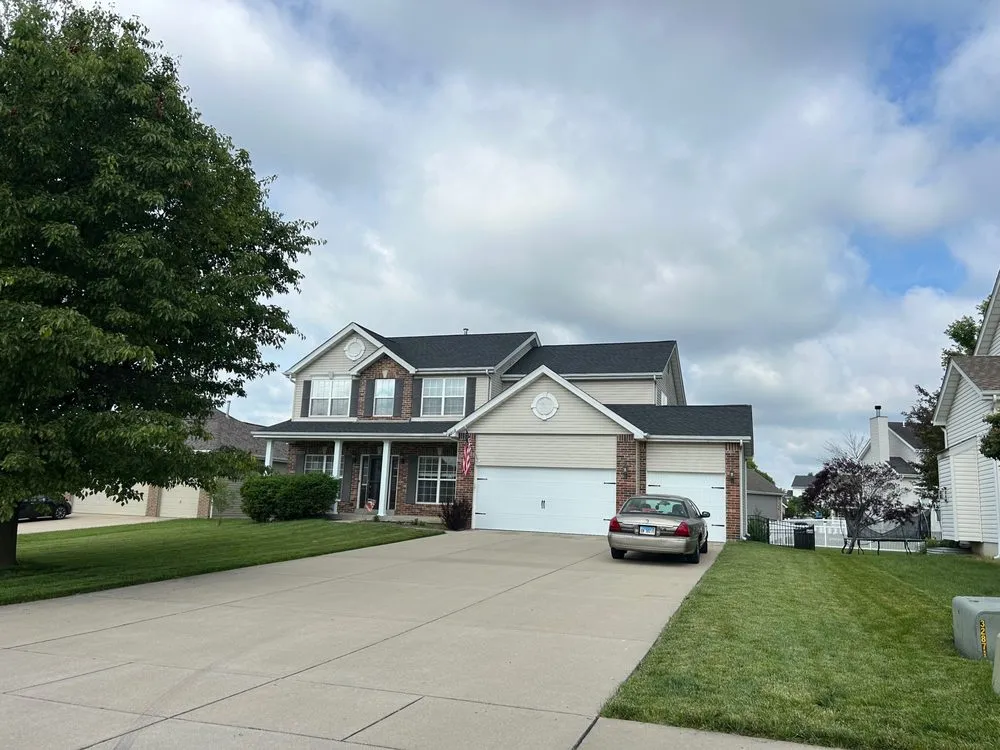 Licensed roof inspection experts serving St Louis, MO - Black Dog Roofing