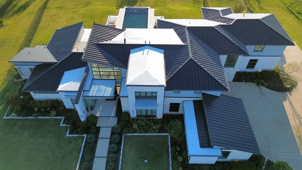 Slide of Blizzard Roofing