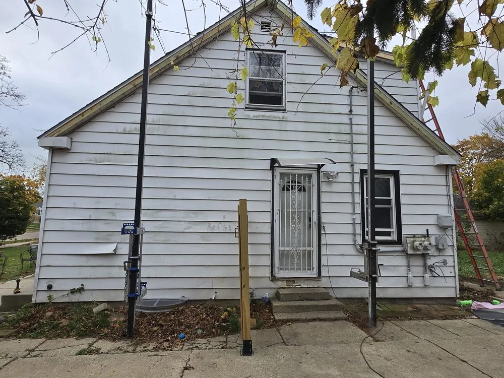 Slide of Blu Oasis Construction