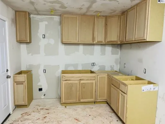 Blu Roofing & Construction Logo