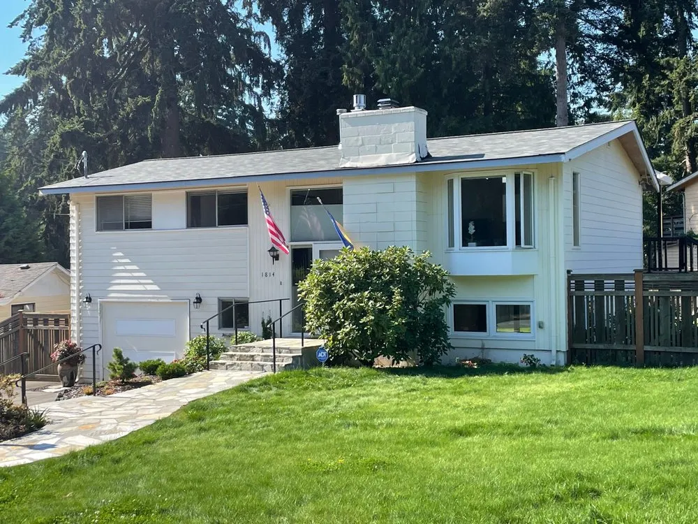Slide of Blue & Blue Roofing