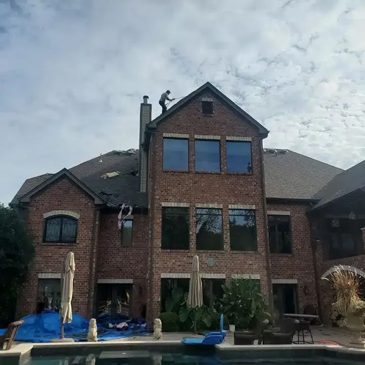 Professional roof replacement experts serving St. Louis, MO - Blue Note Roofing