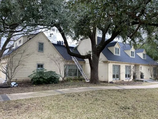 Bluegrass Brothers Roofing Contractors Logo