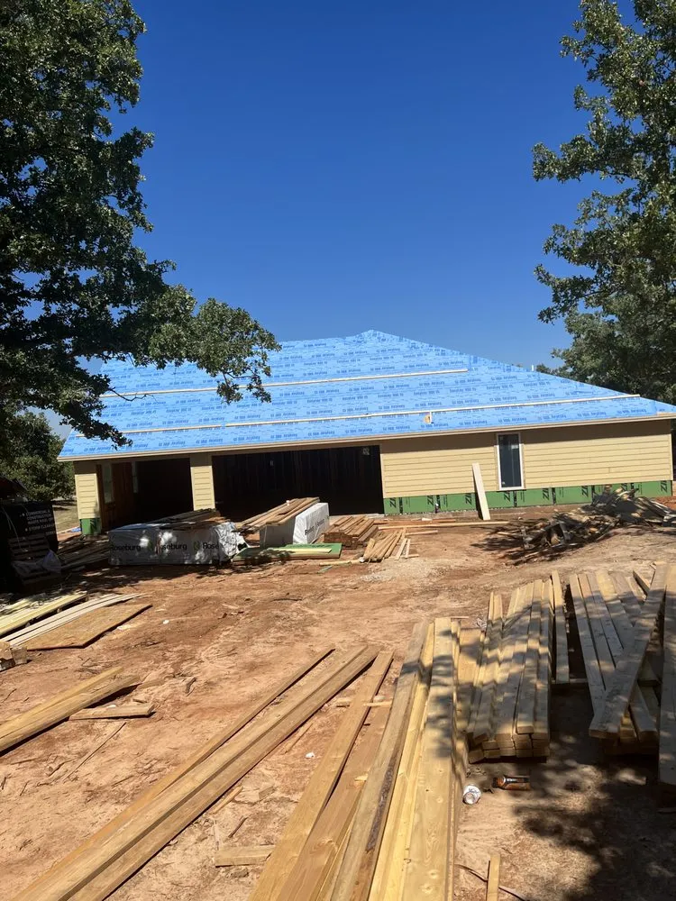 Slide of B&M Roofing