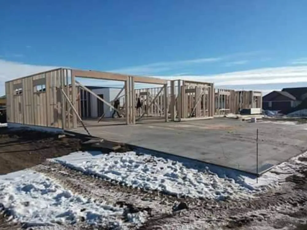 Licensed roof leak repair in Alba, TX by Bob Builders