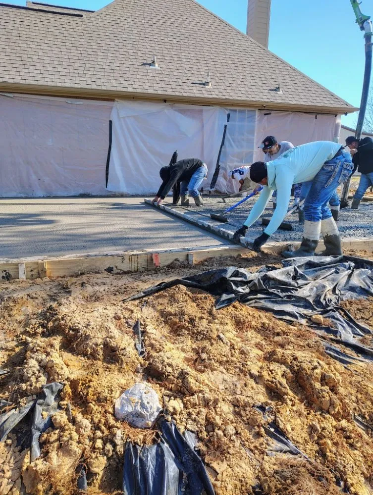 Licensed roof installation in Alba, TX - Bob Builders