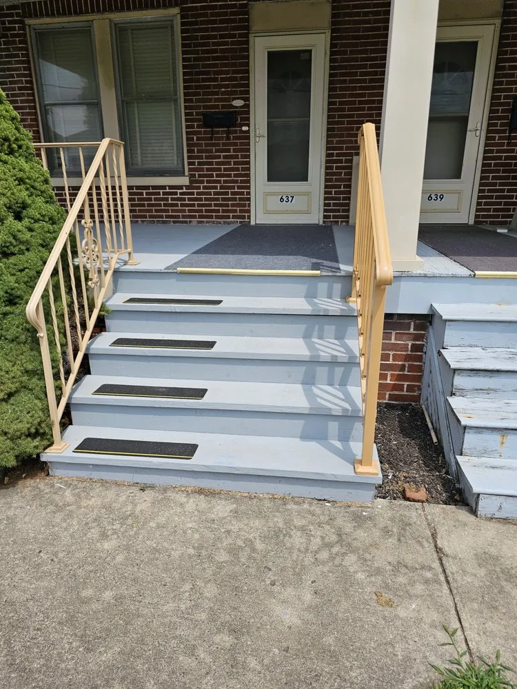 Slide of Bob Handy Builders