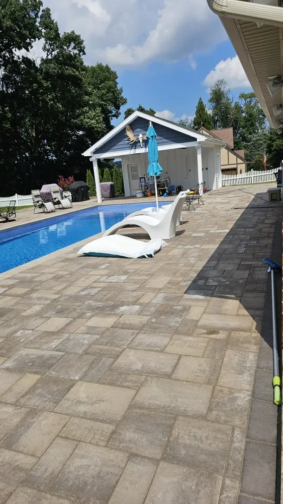 Slide of Bob Handy Builders