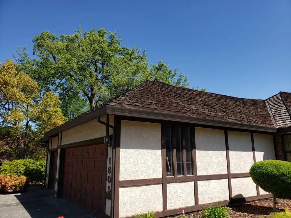 Slide of Bob Jahn's Roofing