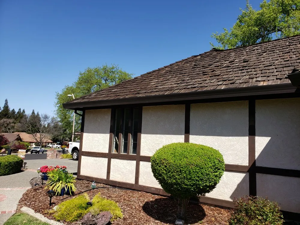 Slide of Bob Jahn's Roofing
